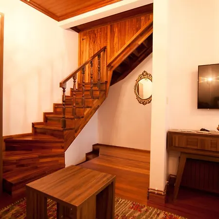 Ipek Evi *